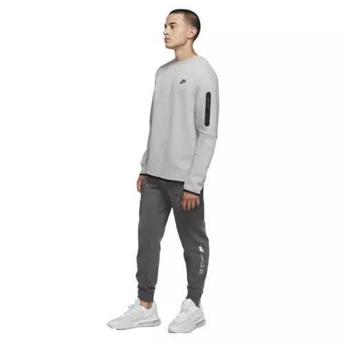 Men's Nike Sportswear Tech Fleece Crewneck Sweatshirt 5 Men's Nike Sportswear Tech Fleece Crewneck Sweatshirt - Image 5
